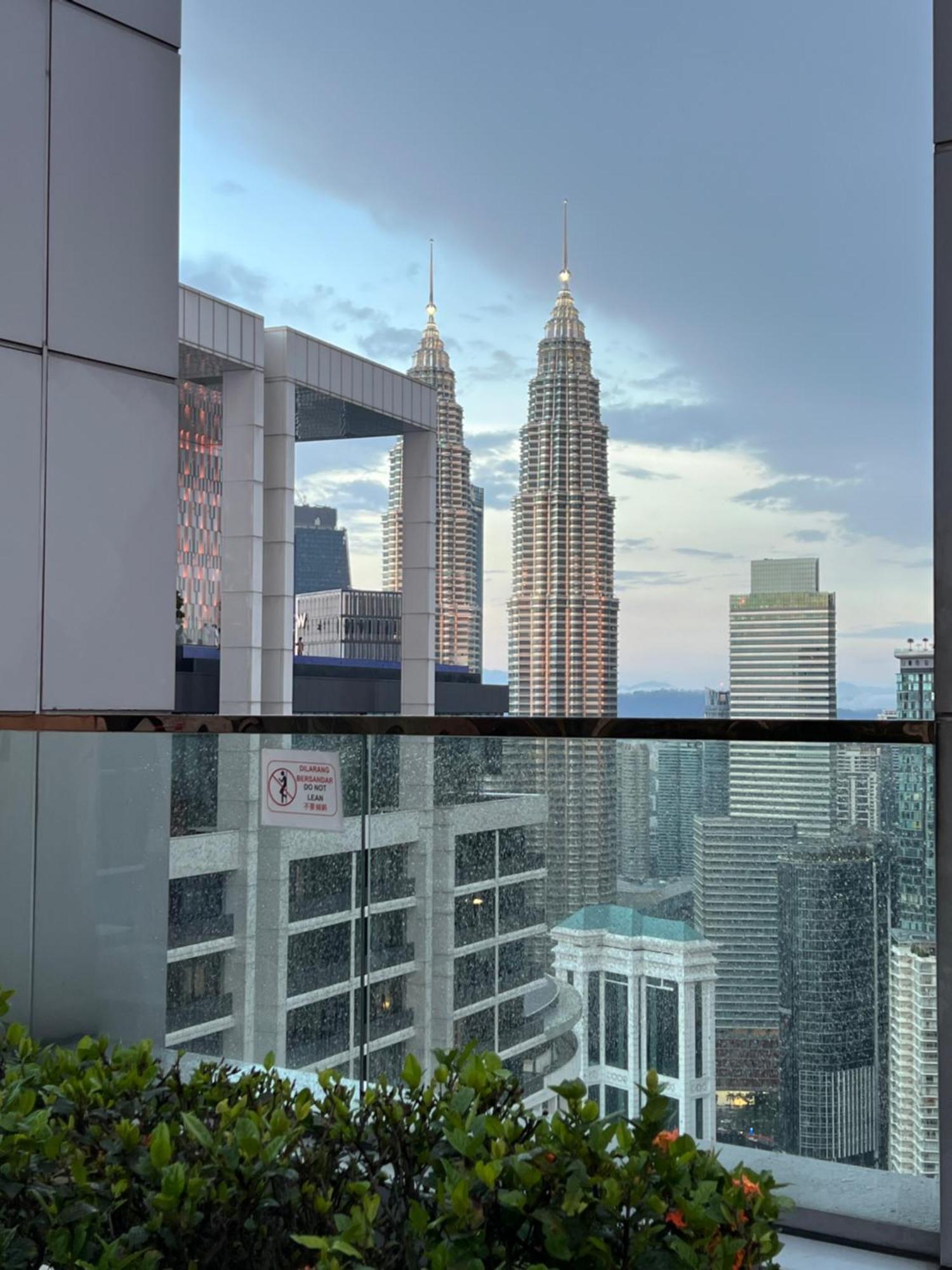 Platinum Klcc By 3*