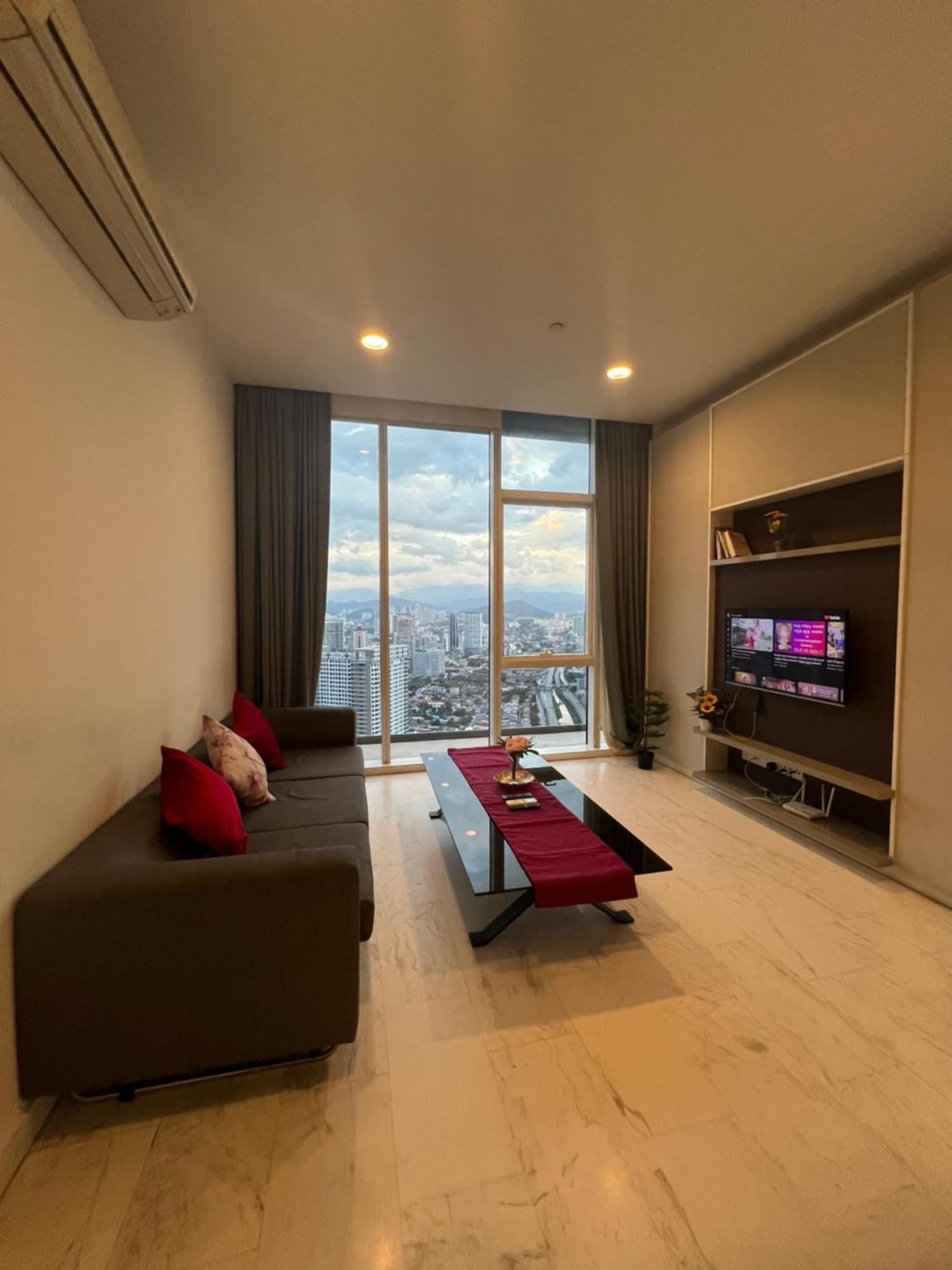 Platinum Klcc By 3*